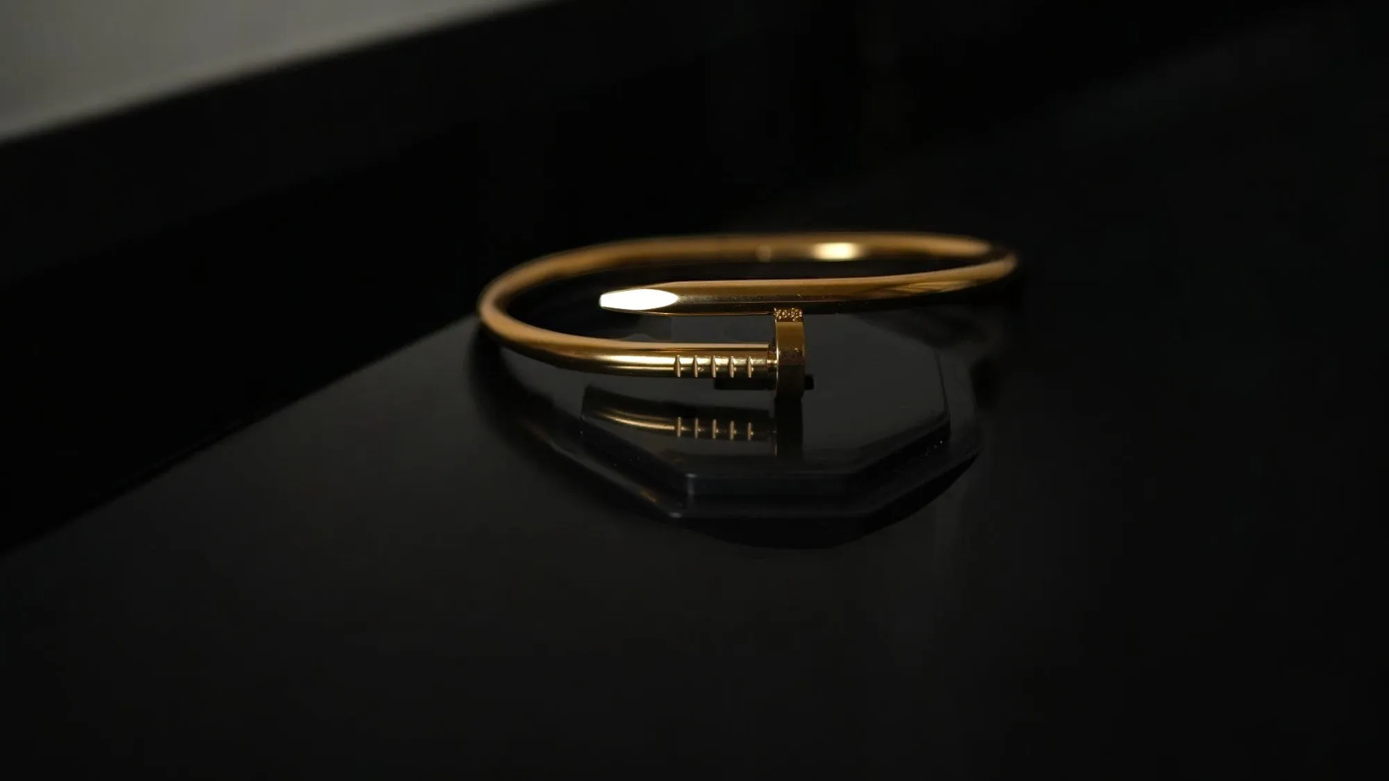 Edgy Chic Nail-Inspired Gold Bracelet